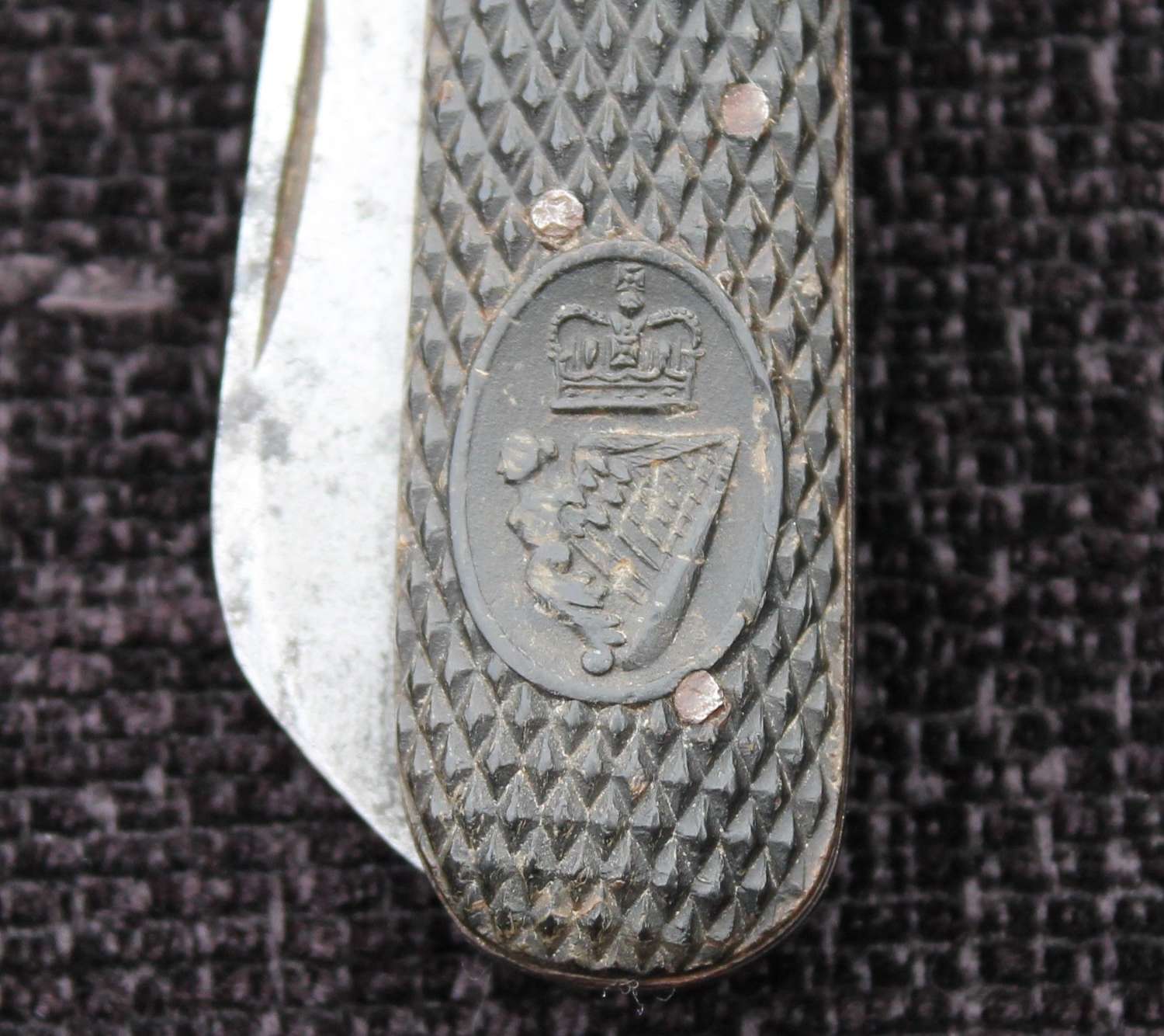 Harp And Crown Pocket Knife