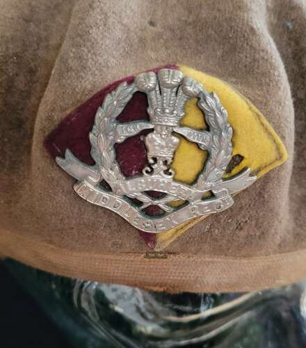 Middlesex Regiment Officers Beret And Forage Cap